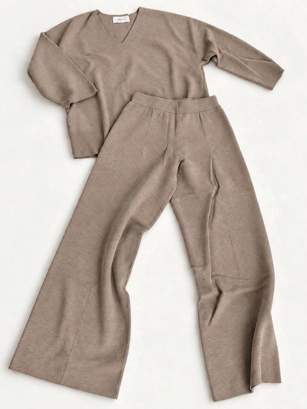 Wilfred Souvenir Sweater and Pant set